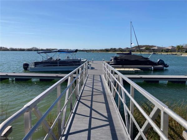 17244 Blue Sapphire Dr, Fort Myers, Florida 33913, image 1