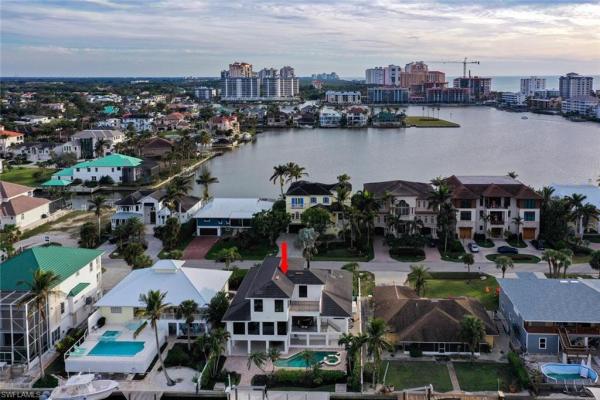 Conners At Vanderbilt Beach, 319 Lagoon Ave, Naples, Florida 34108, image 1