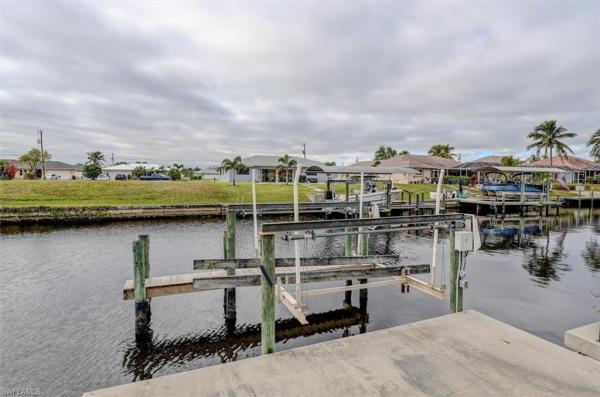 1126 21st Ter, Cape Coral, Florida 33990, image 2