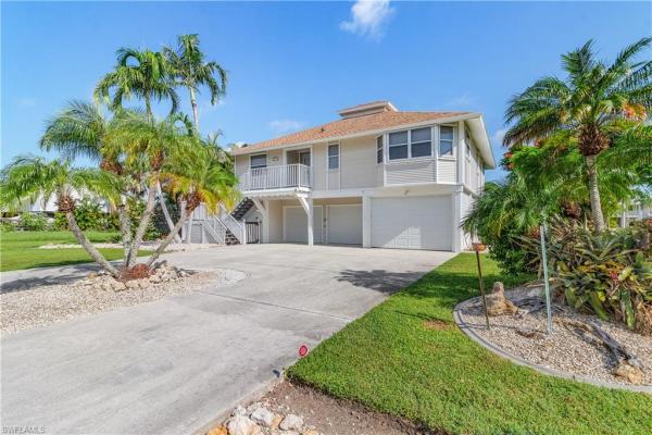Captain's Cove, 7898 Gabion Ct, Bokeelia, Florida 33922, image 2