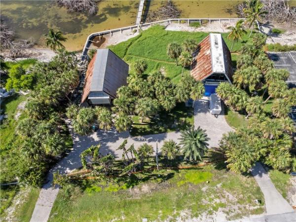 Fort Myers No HOA, 17493 Mcgregor Blvd, Fort Myers, Florida 33908, image 1