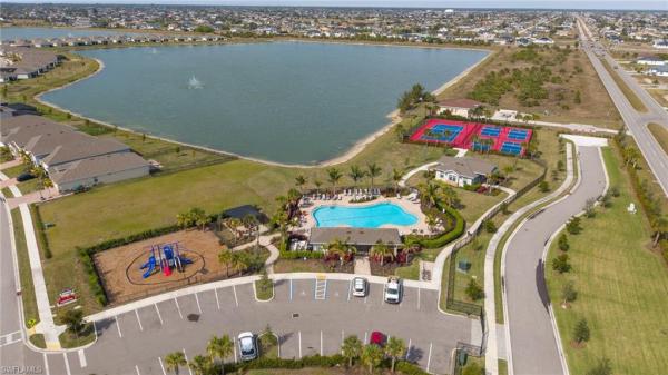 Stonewater, 366 Spring Hill Lake Loop, Cape Coral, Florida 33993, image 3