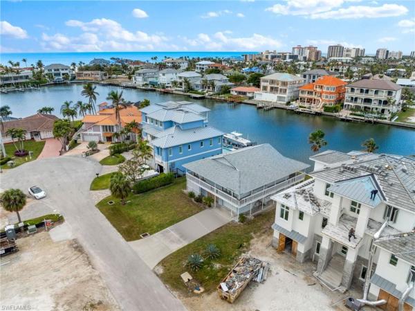 Conners At Vanderbilt Beach, 259 Trade Winds Ave, Naples, Florida 34108, image 1