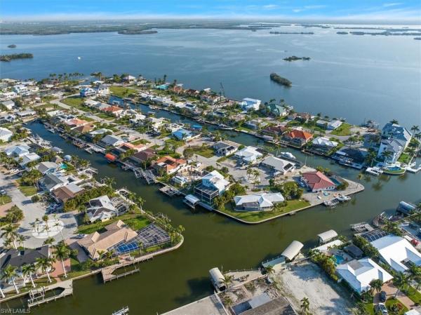 Fairview Isles, 16 Palmview Blvd, Fort Myers Beach, Florida 33931, image 1