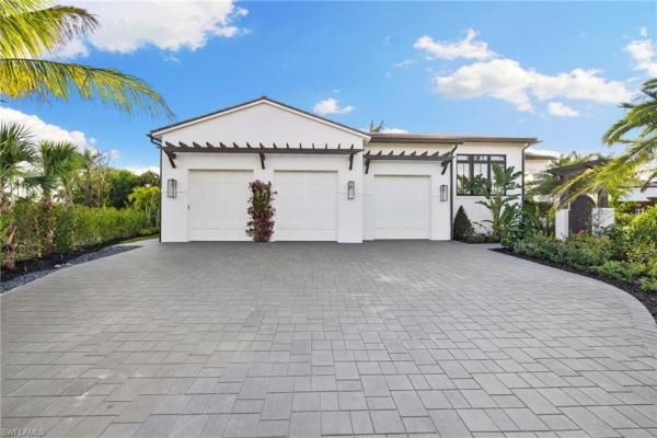 The Moorings, 330 Hawser Ln, Naples, Florida 34102, image 1