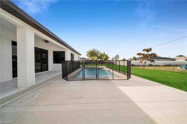 Cape Coral Residential, 423 6th Ter, Cape Coral, Florida 33993, image 3