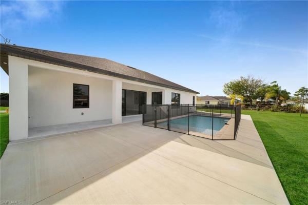 Cape Coral Residential, 423 6th Ter, Cape Coral, Florida 33993, image 2