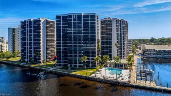 Pointe Royale, 1910 Virginia Ave #403, Fort Myers, Florida 33901, image 3