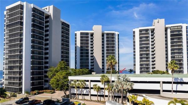 Pointe Royale, 1910 Virginia Ave #403, Fort Myers, Florida 33901, image 2