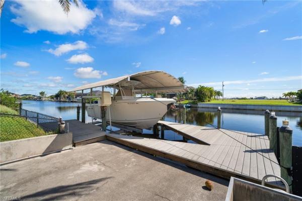 Cape Coral Residential, 621 36th Pl, Cape Coral, Florida 33993, image 2