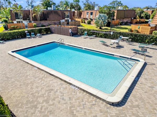 Hamlet, 1430 Park Shore Cir #4, Fort Myers, Florida 33901, image 2