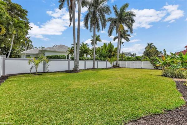 The Moorings, 420 Harbour Dr, Naples, Florida 34103, image 1