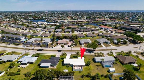 Cape Coral Residential, 3724 Country Club Blvd, Cape Coral, Florida 33904, image 2