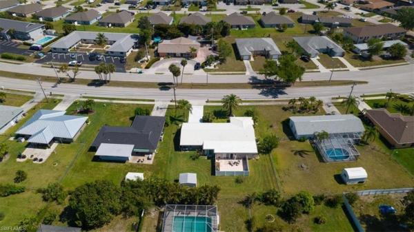 Cape Coral, 3724 Country Club Blvd, Cape Coral, Florida 33904, image 1