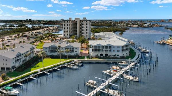 Boardwalk Caper, 18120 San Carlos Blvd #204, Fort Myers Beach, Florida 33931, image 2