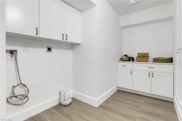 3804 Snowflake Ln, Naples, Florida 34112, image 1