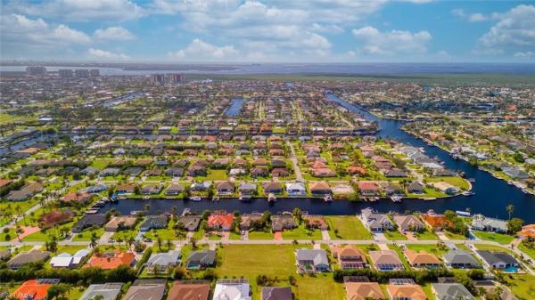Cape Coral Residential, 1811 48th Ln, Cape Coral, Florida 33914, image 3