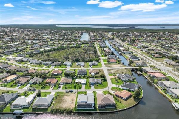 Cape Coral Residential, 2807 25th Ave, Cape Coral, Florida 33914, image 1