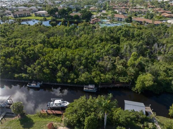 Foxmoor Village, 5731 Foxlake Dr #8, North Fort Myers, Florida 33917, image 2