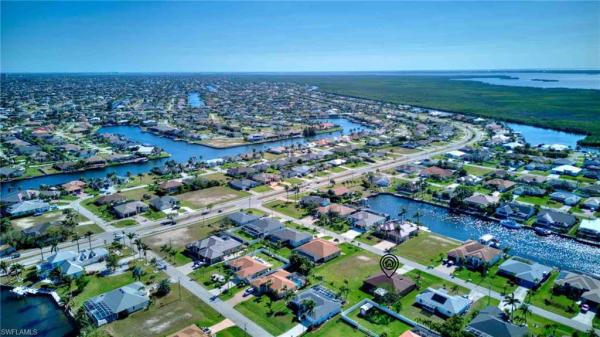 Cape Coral, 2725 28th Pl, Cape Coral, Florida 33914, image 1