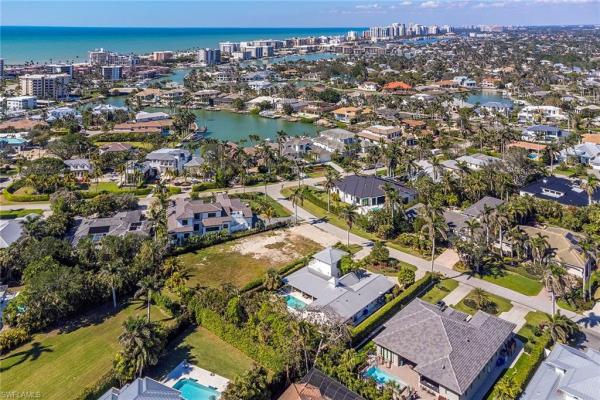 The Moorings, 370 Rudder Rd, Naples, Florida 34102, image 1