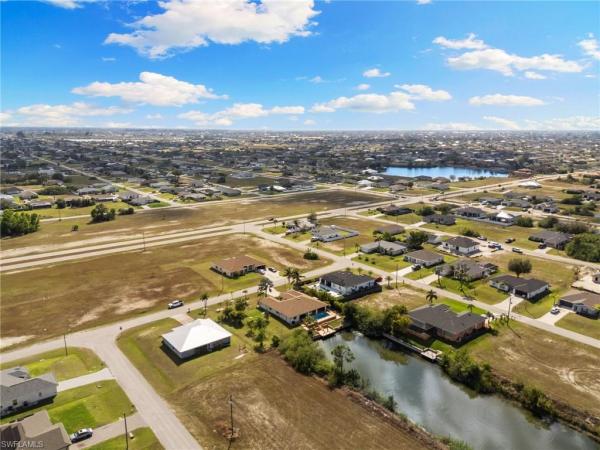 Cape Coral Residential, 621 16th Ter, Cape Coral, Florida 33993, image 1