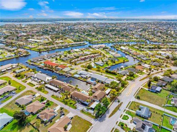 Katova Winds, 3935 Country Club Blvd #20, Cape Coral, Florida 33904, image 2