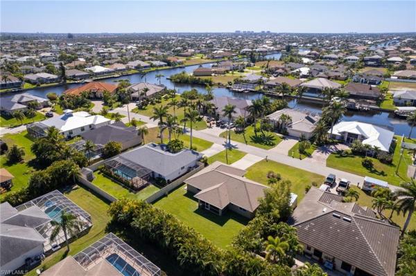 Cape Coral Residential, 2813 33rd Ter, Cape Coral, Florida 33914, image 2