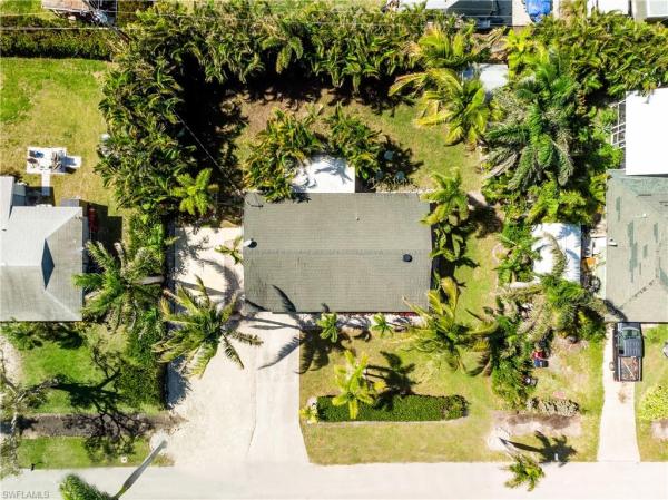 Pine Island Center, 5483 Avenue C, Bokeelia, Florida 33922, image 3
