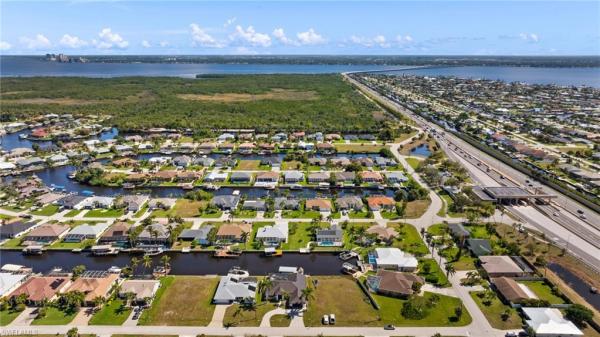 Cape Coral Residential, 2305 19th Ave, Cape Coral, Florida 33990, image 2