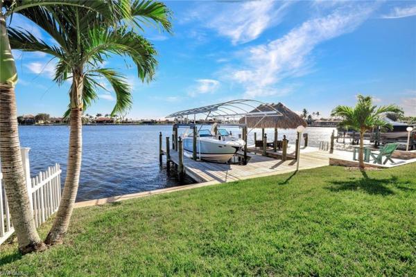 Cape Coral Residential, 422 W Cape Coral Pkwy, Cape Coral, Florida 33914, image 2