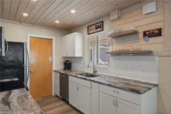 Island Breeze, 6151 Estero Blvd #1, Fort Myers Beach, Florida 33931, image 3