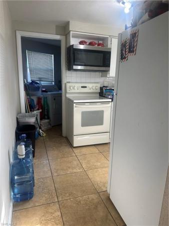 Carlton Park, 317 Schoolside Dr, Lehigh Acres, Florida 33936, image 2