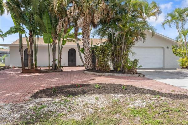 Fort Myers Villas, 8925 Dorchester St, Fort Myers, Florida 33907, image 1