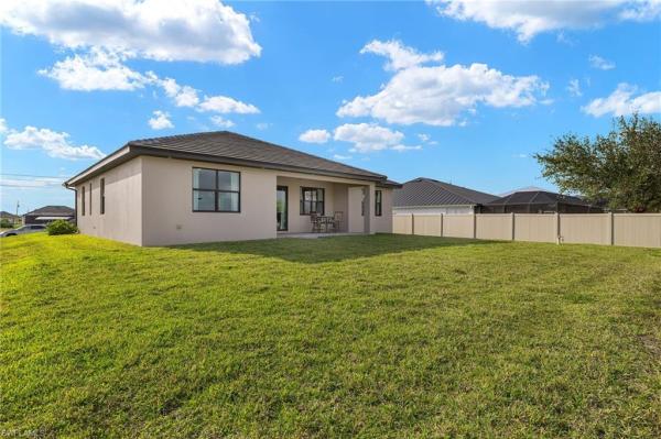 Cape Coral Residential, 1219 40th Pl, Cape Coral, Florida 33993, image 2