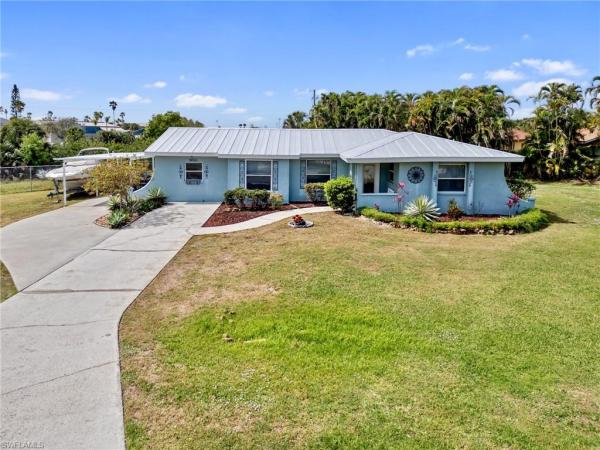 Boyces, 9650 Ridge Runner Ct, Estero, Florida 33928, image 3