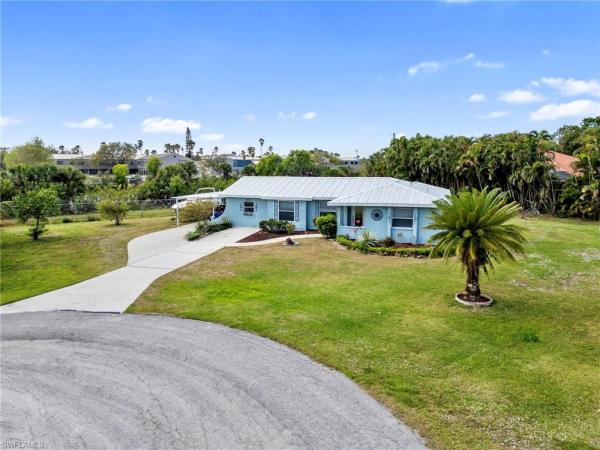 Boyces, 9650 Ridge Runner Ct, Estero, Florida 33928, image 2