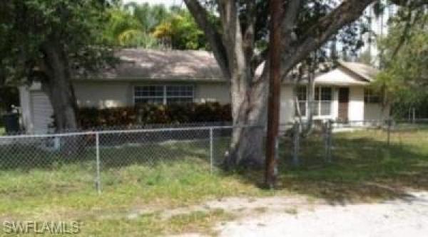 Hanbys D, 1400 Billie St, Fort Myers, Florida 33916, image 1