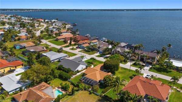 Cape Coral Residential, 2243 28th St, Cape Coral, Florida 33904, image 2