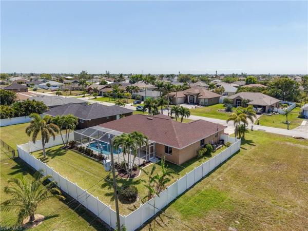 Cape Coral Residential, 1311 33rd Ter, Cape Coral, Florida 33914, image 2