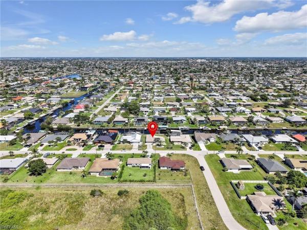 Cape Coral Residential, 1121 23rd Ter, Cape Coral, Florida 33990, image 1