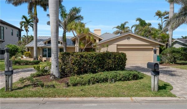 Town & River, 813 Cape View Dr, Fort Myers, Florida 33919, image 1