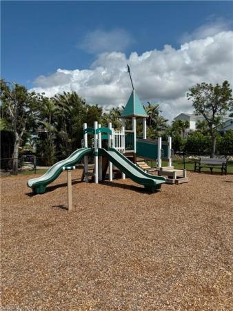 Island Park Woodlands, 6102 Park Rd, Fort Myers, Florida 33908, image 2
