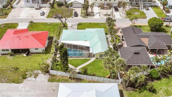 Laguna Shores, 7875 Buccaneer Dr, Fort Myers Beach, Florida 33931, image 2
