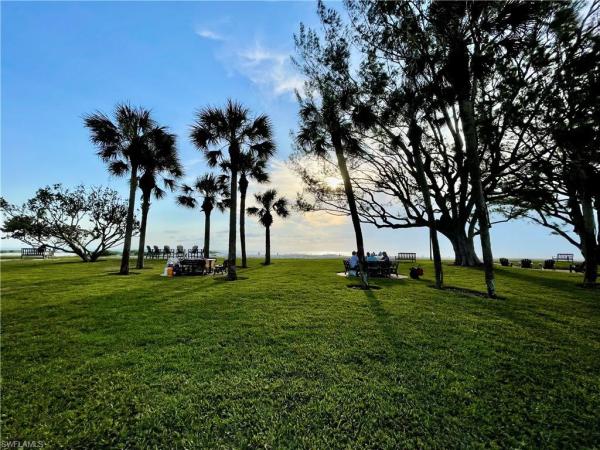 1900 Alamanda Dr, Naples, Florida 34102, image 1