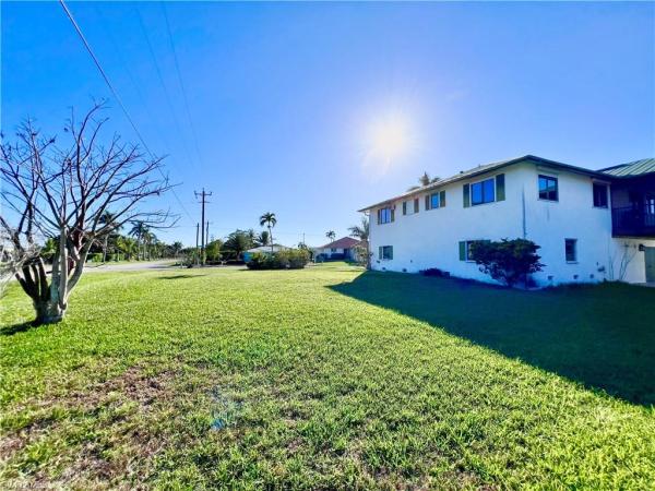 Isles Of Capri, 103 Tahiti Cir, Naples, Florida 34113, image 1