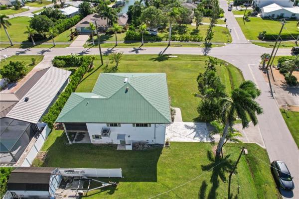 Isles Of Capri, 103 Tahiti Cir, Naples, Florida 34113, image 2