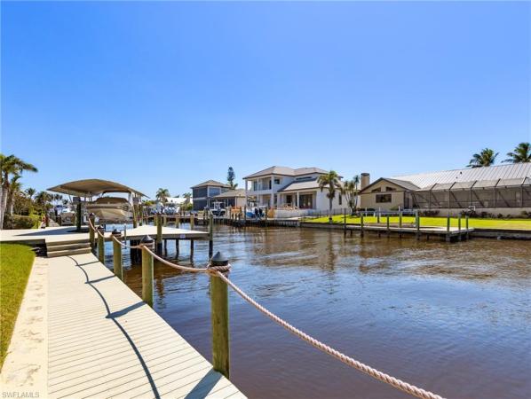 Town & River, 798 Cypress Lake Cir, Fort Myers, Florida 33919, image 1
