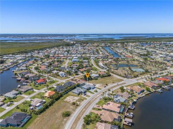 Cape Coral Residential, 3416 Ceitus Pkwy, Cape Coral, Florida 33991, image 2