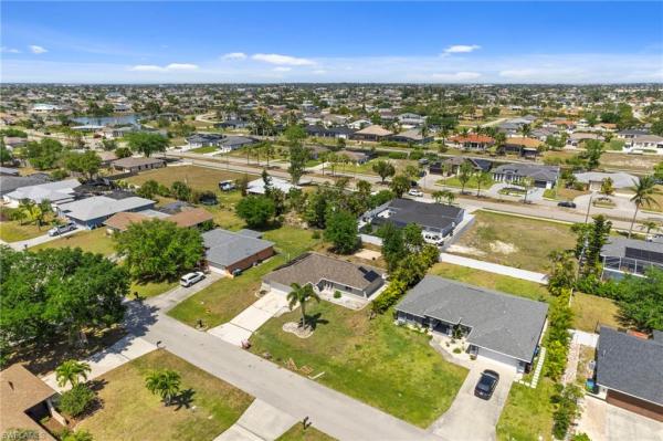 Cape Coral Residential, 233 32nd Ter, Cape Coral, Florida 33914, image 2